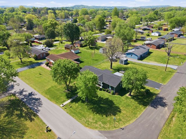 4011 Brookside Dr, Columbia, TN 38401