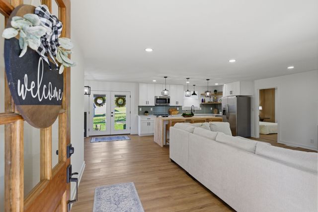 4011 Brookside Dr, Columbia, TN 38401