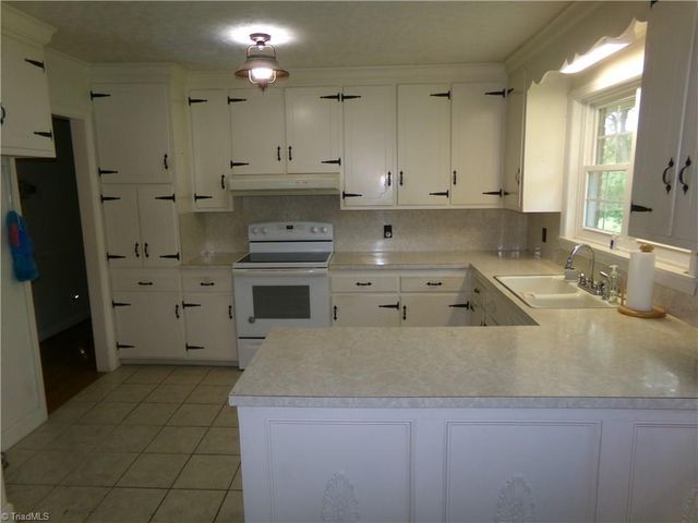 362 Happy Hollow Court, Lexington, NC 27295