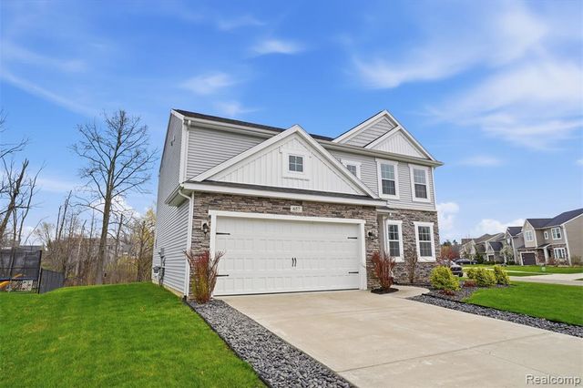 657 Autumn Valley Drive, Ortonville, MI 48462