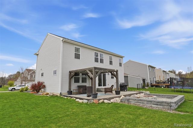 657 Autumn Valley Drive, Ortonville, MI 48462