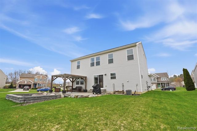 657 Autumn Valley Drive, Ortonville, MI 48462