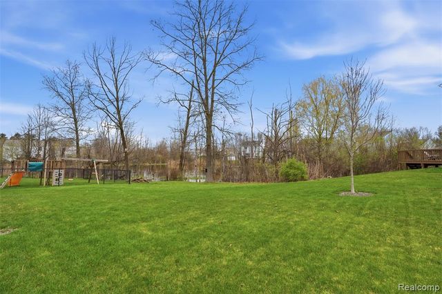 657 Autumn Valley Drive, Ortonville, MI 48462