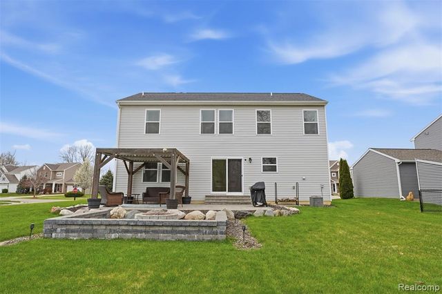 657 Autumn Valley Drive, Ortonville, MI 48462