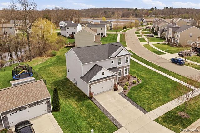 657 Autumn Valley Drive, Ortonville, MI 48462