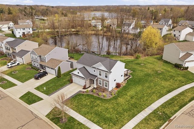 657 Autumn Valley Drive, Ortonville, MI 48462