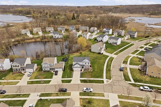 657 Autumn Valley Drive, Ortonville, MI 48462