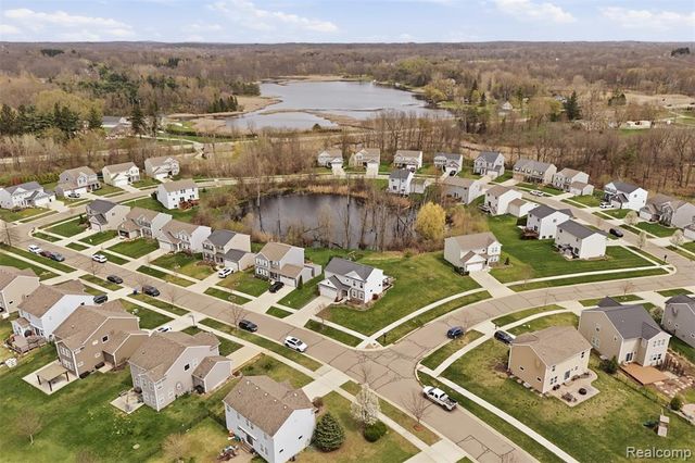 657 Autumn Valley Drive, Ortonville, MI 48462