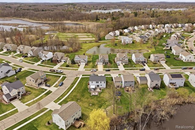 657 Autumn Valley Drive, Ortonville, MI 48462