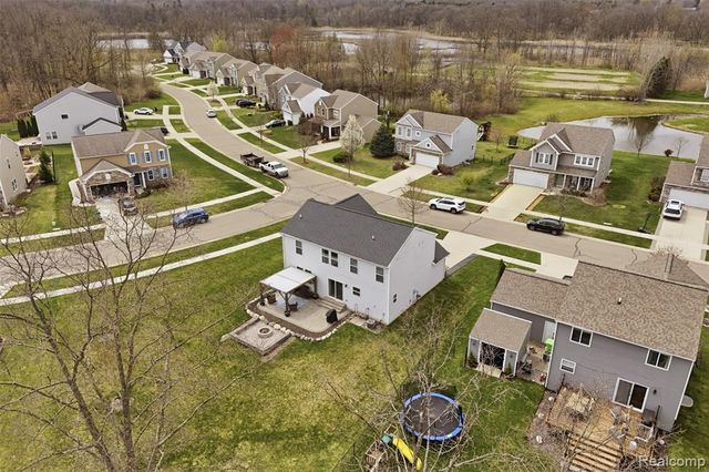 657 Autumn Valley Drive, Ortonville, MI 48462