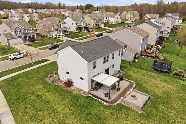 657 Autumn Valley Drive, Ortonville, MI 48462