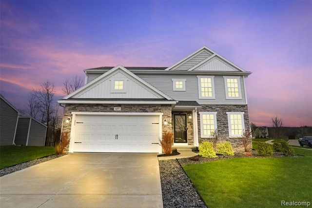 657 Autumn Valley Drive, Ortonville, MI 48462