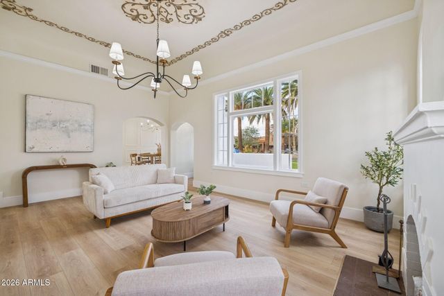 901 W CULVER Street, Phoenix, AZ 85007