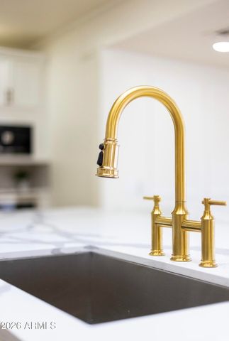 901 W CULVER Street, Phoenix, AZ 85007