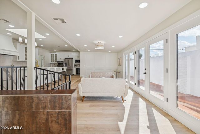 901 W CULVER Street, Phoenix, AZ 85007