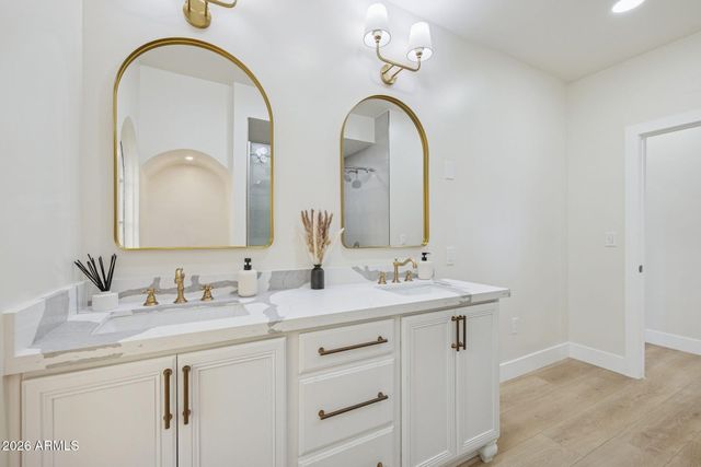 901 W CULVER Street, Phoenix, AZ 85007