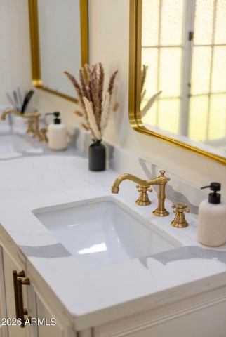 901 W CULVER Street, Phoenix, AZ 85007