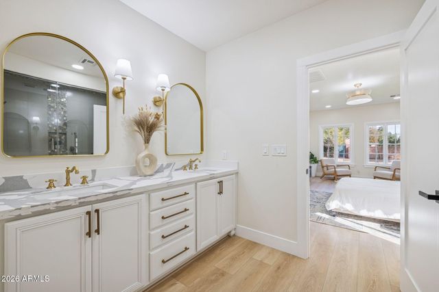 901 W CULVER Street, Phoenix, AZ 85007