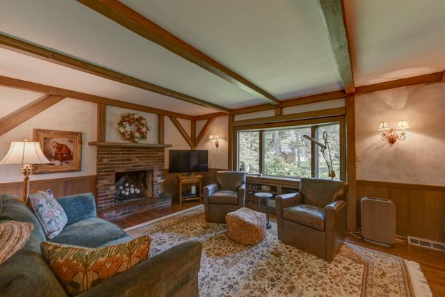 336 Friar Tuck Drive, Schererville, IN 46375