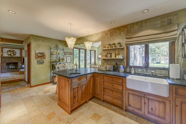 336 Friar Tuck Drive, Schererville, IN 46375