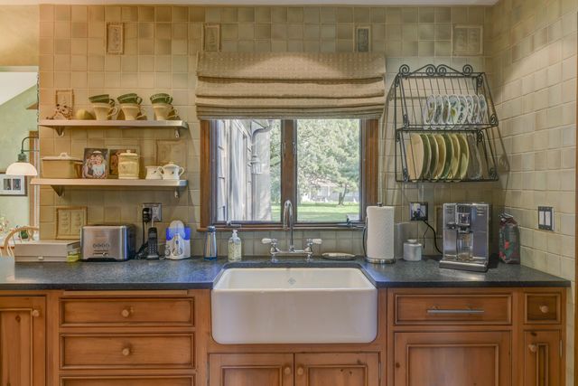 336 Friar Tuck Drive, Schererville, IN 46375