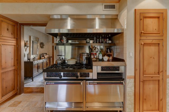 336 Friar Tuck Drive, Schererville, IN 46375
