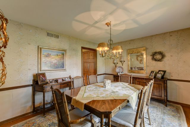 336 Friar Tuck Drive, Schererville, IN 46375
