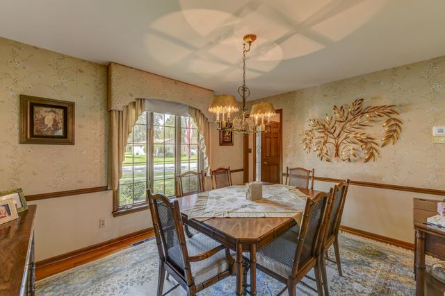 336 Friar Tuck Drive, Schererville, IN 46375