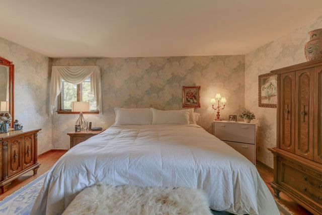 336 Friar Tuck Drive, Schererville, IN 46375