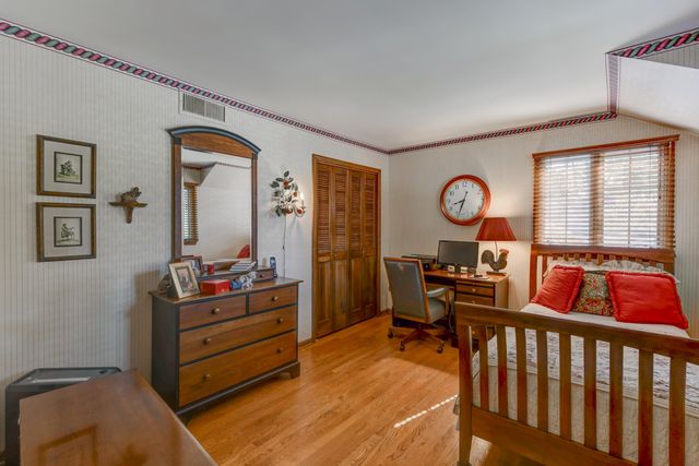 336 Friar Tuck Drive, Schererville, IN 46375