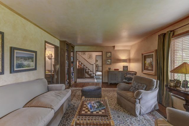 336 Friar Tuck Drive, Schererville, IN 46375