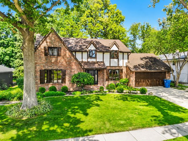336 Friar Tuck Drive, Schererville, IN 46375