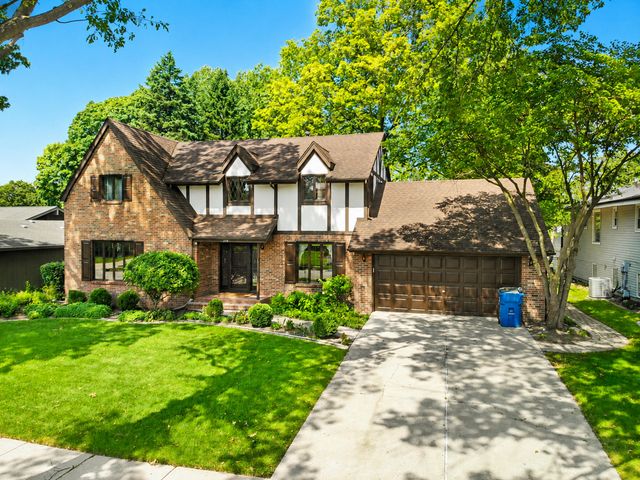 336 Friar Tuck Drive, Schererville, IN 46375