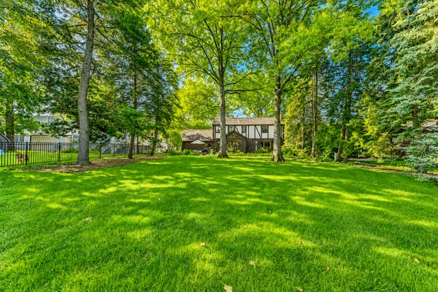336 Friar Tuck Drive, Schererville, IN 46375