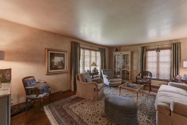336 Friar Tuck Drive, Schererville, IN 46375