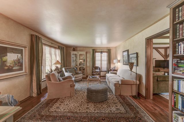 336 Friar Tuck Drive, Schererville, IN 46375