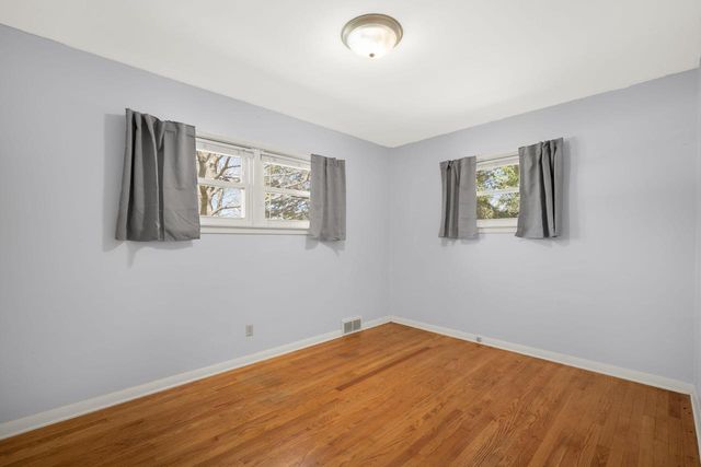 N69W21023 Pleasant STREET, Menomonee Falls, WI 53051
