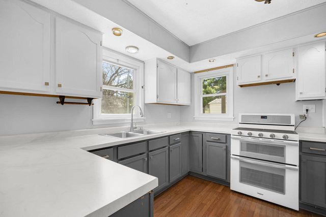 N69W21023 Pleasant STREET, Menomonee Falls, WI 53051