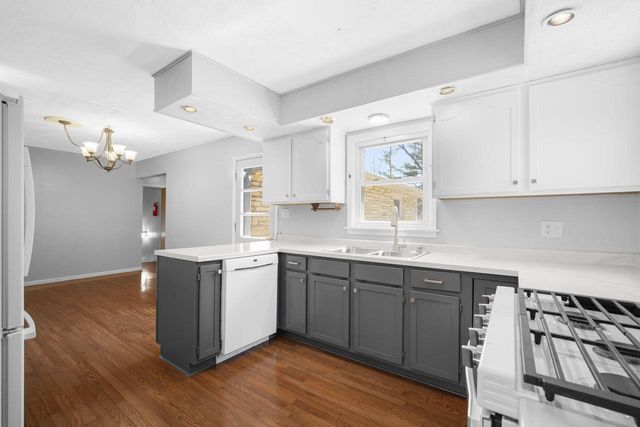 N69W21023 Pleasant STREET, Menomonee Falls, WI 53051
