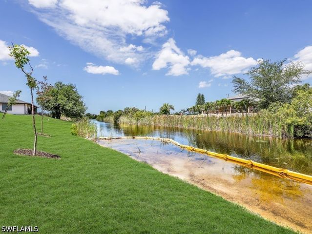 1721 NW 2nd ST, Cape Coral, FL 33993