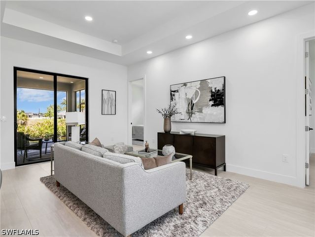 1721 NW 2nd ST, Cape Coral, FL 33993