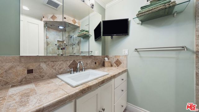 1910 Las Flores Drive, Glendale, CA 91207