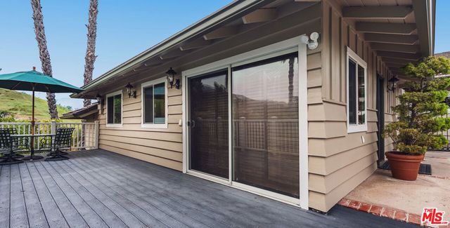 1910 Las Flores Drive, Glendale, CA 91207