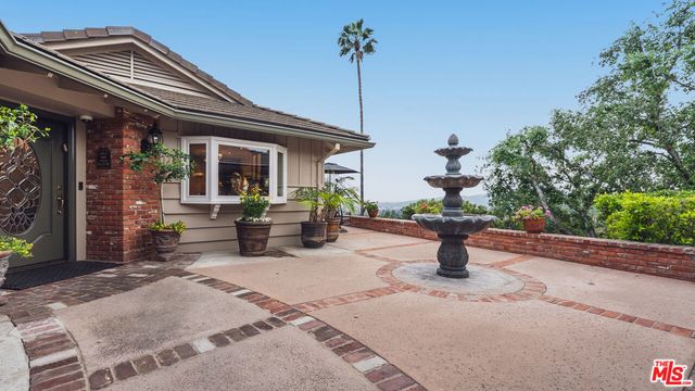 1910 Las Flores Drive, Glendale, CA 91207