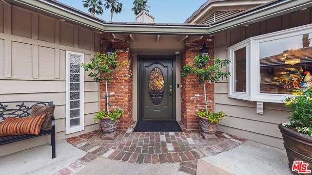 1910 Las Flores Drive, Glendale, CA 91207