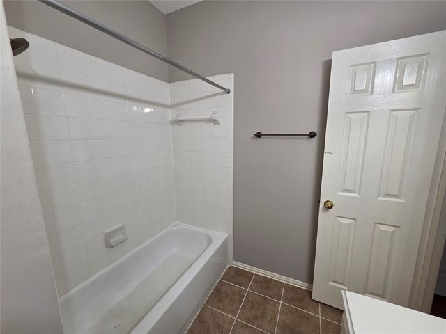 1344 Wentworth Drive, Lewisville, TX 75067