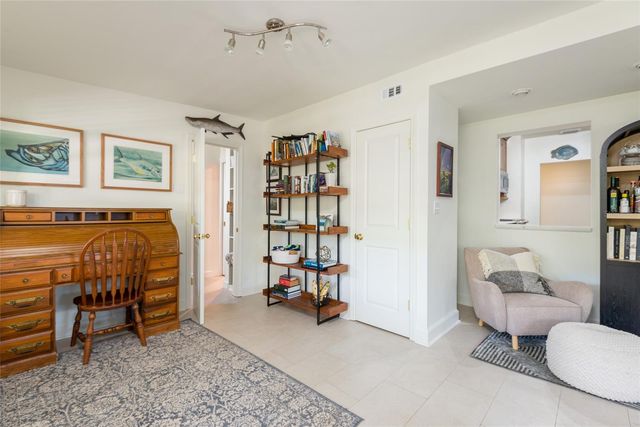 4704 W EL PRADO BOULEVARD, Tampa, FL 33629