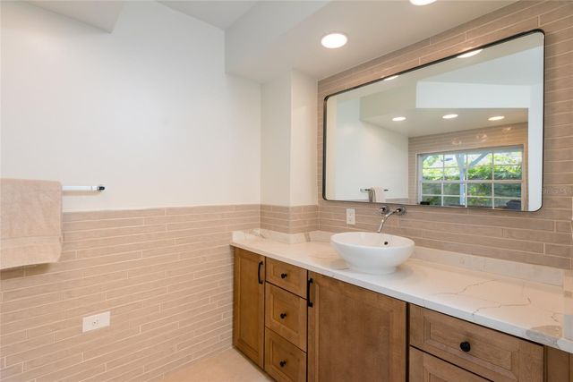 4704 W EL PRADO BOULEVARD, Tampa, FL 33629