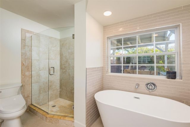 4704 W EL PRADO BOULEVARD, Tampa, FL 33629