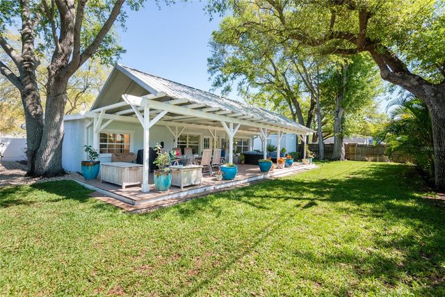 4704 W EL PRADO BOULEVARD, Tampa, FL 33629